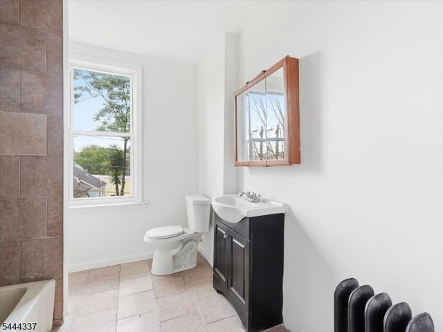 50 Arsdale Ter, East Orange City, NJ 07018