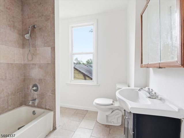 50 Arsdale Ter, East Orange City, NJ 07018