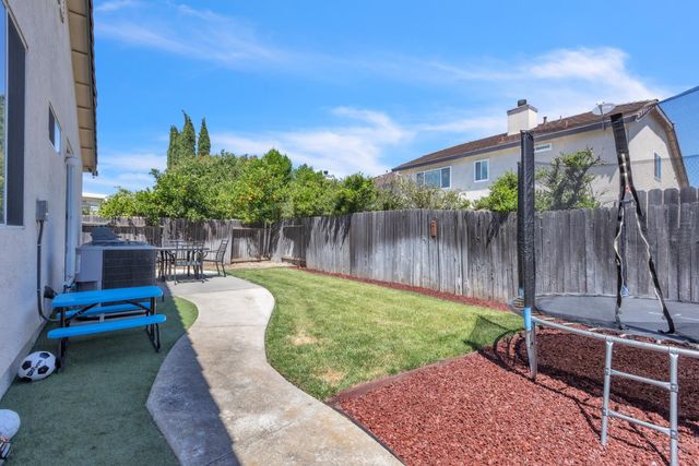 6529 Trailride Way, Citrus Heights, CA 95621