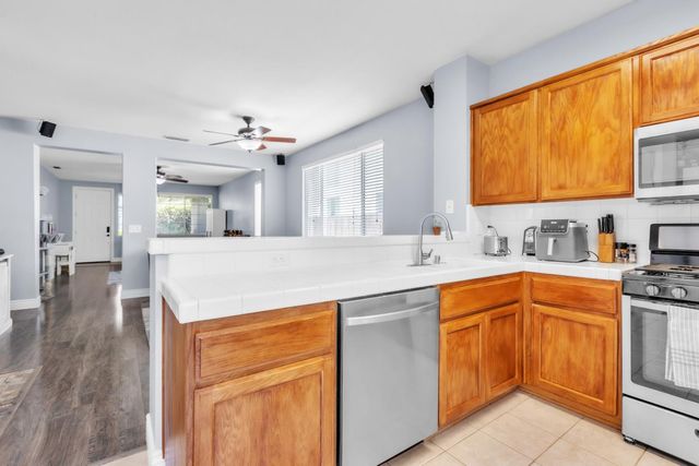 6529 Trailride Way, Citrus Heights, CA 95621