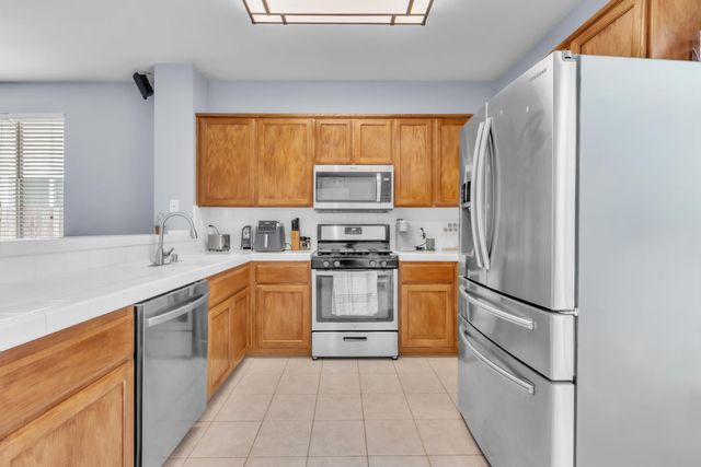 6529 Trailride Way, Citrus Heights, CA 95621