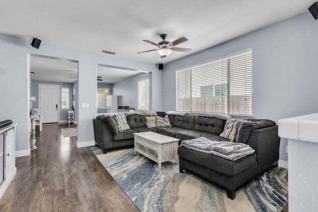 6529 Trailride Way, Citrus Heights, CA 95621