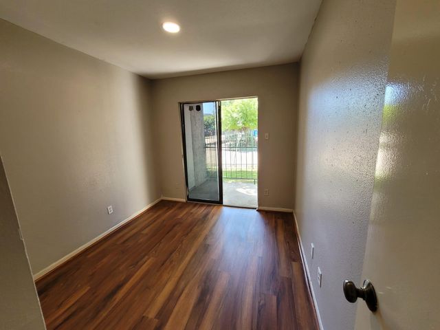 2814 S Bartell Drive 10, Houston, TX 77054