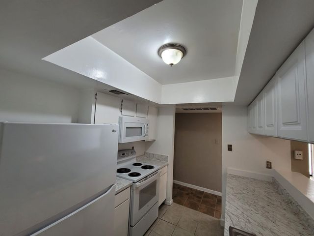 2814 S Bartell Drive 10, Houston, TX 77054