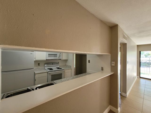 2814 S Bartell Drive 10, Houston, TX 77054