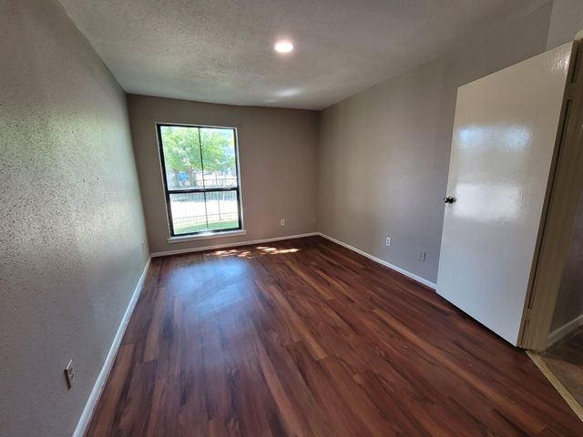 2814 S Bartell Drive 10, Houston, TX 77054