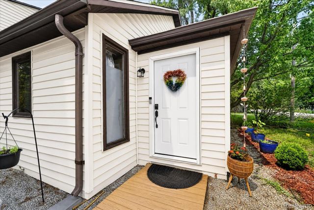 6089 Hardy Avenue, Meridian Charter Township, MI 48823