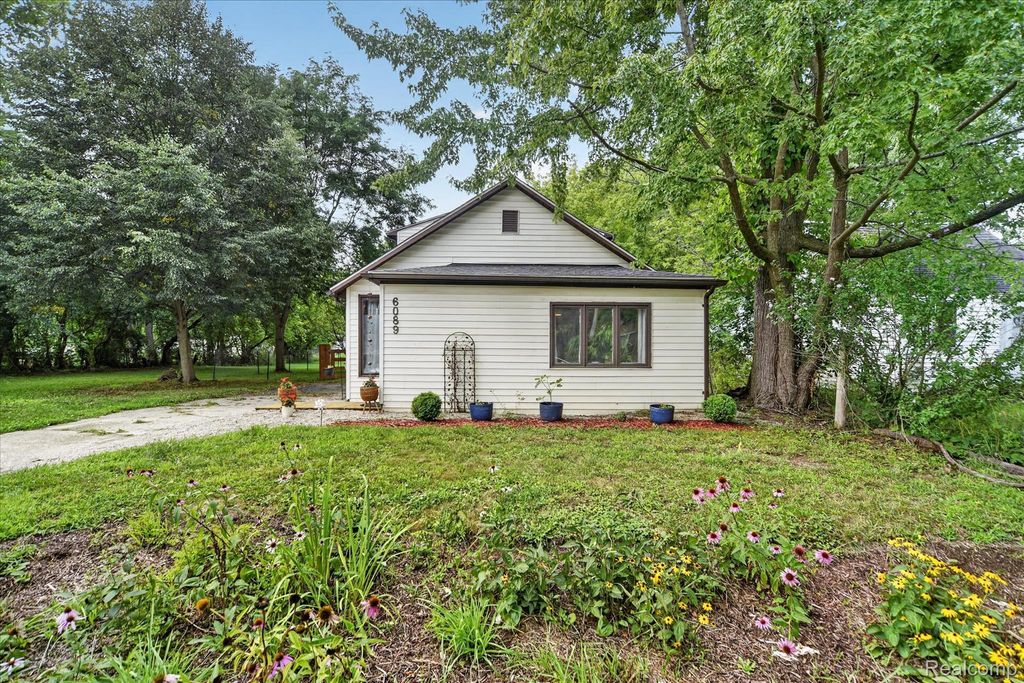 6089 Hardy Avenue, Meridian Charter Township, MI 48823
