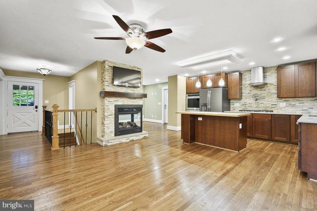 3903 IVYDALE DR, Annandale, VA 22003