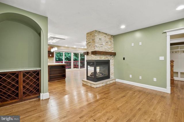 3903 IVYDALE DR, Annandale, VA 22003