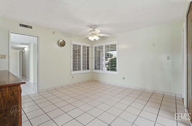 8031 Debbs Avenue, Bakersfield, CA 93308