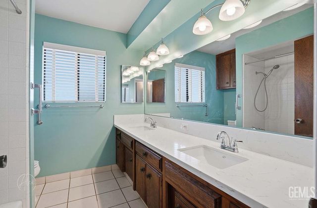 8031 Debbs Avenue, Bakersfield, CA 93308