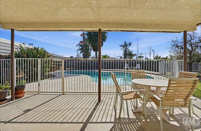 8031 Debbs Avenue, Bakersfield, CA 93308