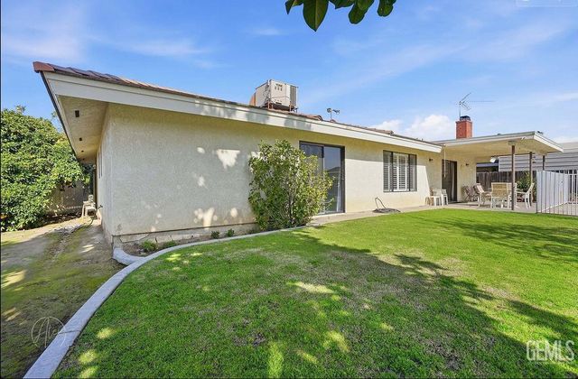 8031 Debbs Avenue, Bakersfield, CA 93308