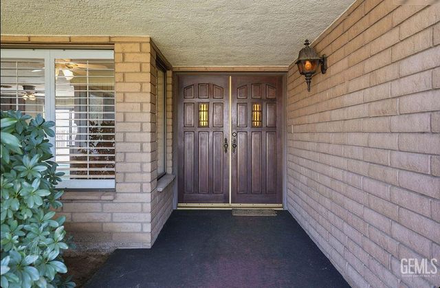 8031 Debbs Avenue, Bakersfield, CA 93308