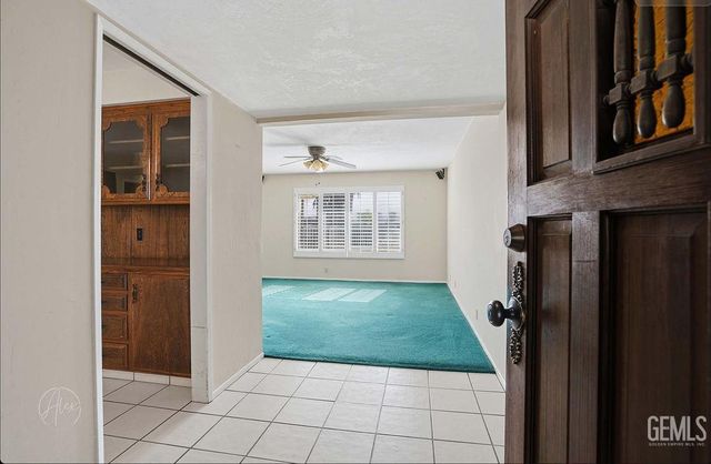 8031 Debbs Avenue, Bakersfield, CA 93308