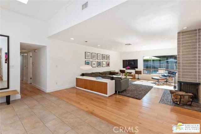 22526 Friar Street, Los Angeles, CA 91367