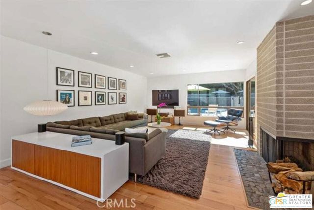 22526 Friar Street, Los Angeles, CA 91367