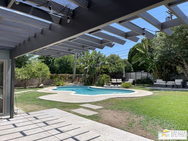 22526 Friar Street, Los Angeles, CA 91367