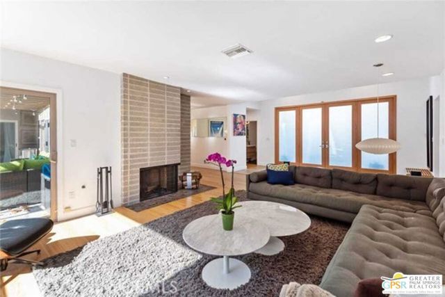 22526 Friar Street, Los Angeles, CA 91367