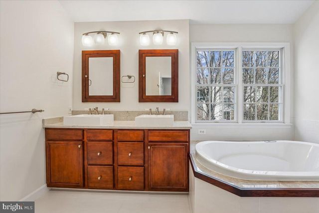 12756 ALDER WOODS DR, Fairfax, VA 22033