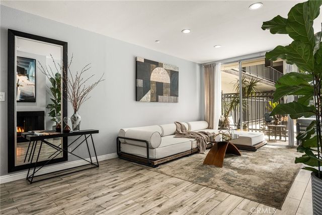 1351 N Crescent Heights 114, West Hollywood, CA 90046