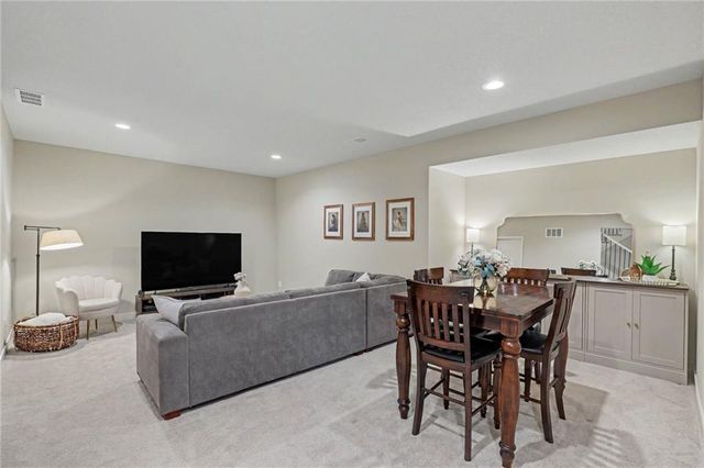 24956 W 94th Place, Lenexa, KS 66227