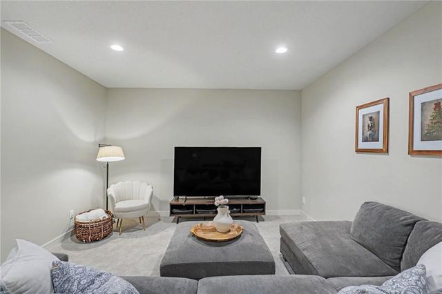 24956 W 94th Place, Lenexa, KS 66227