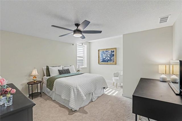24956 W 94th Place, Lenexa, KS 66227