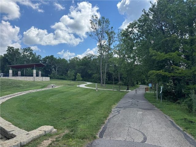 24956 W 94th Place, Lenexa, KS 66227