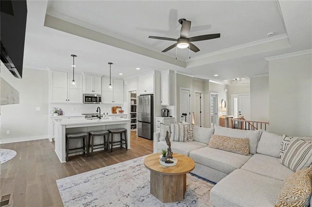 24956 W 94th Place, Lenexa, KS 66227