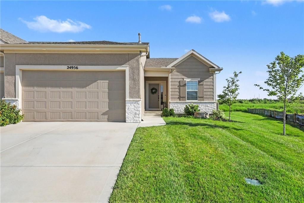 24956 W 94th Place, Lenexa, KS 66227