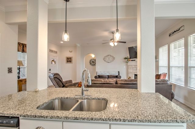 612 Fawn Trail, Tioga, TX 76271