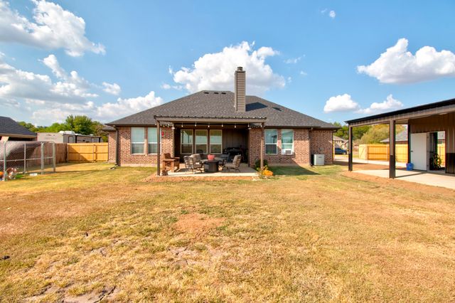 612 Fawn Trail, Tioga, TX 76271