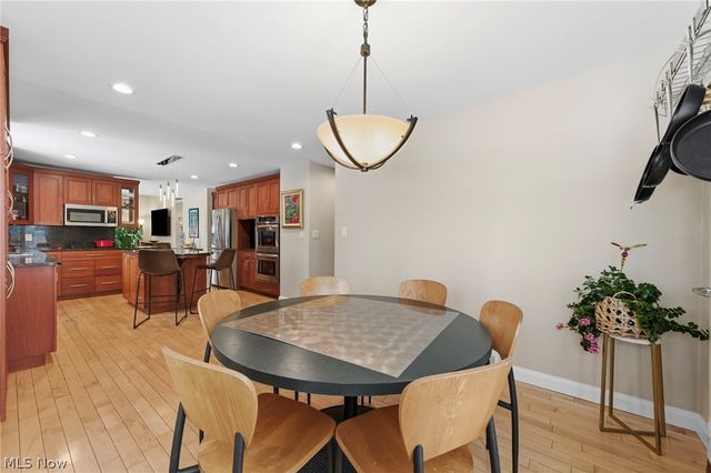 3889 Beechmont Oval, Orange, OH 44122