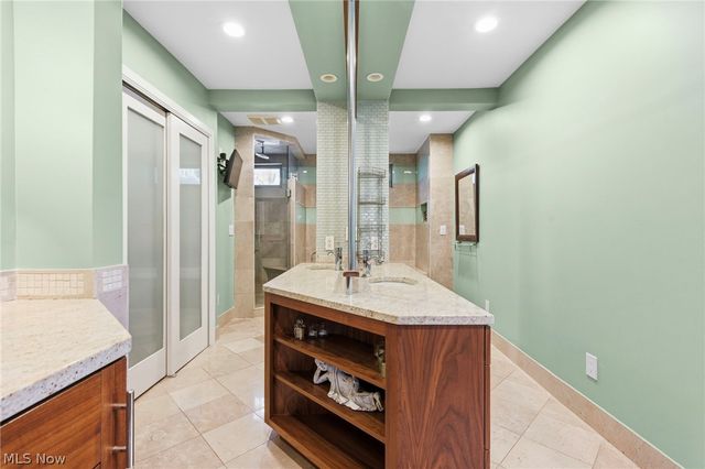 3889 Beechmont Oval, Orange, OH 44122