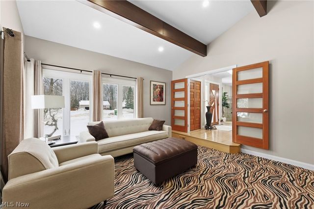 3889 Beechmont Oval, Orange, OH 44122