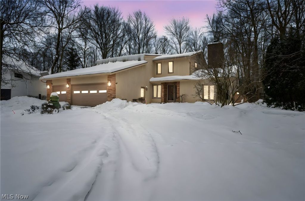 3889 Beechmont Oval, Orange, OH 44122