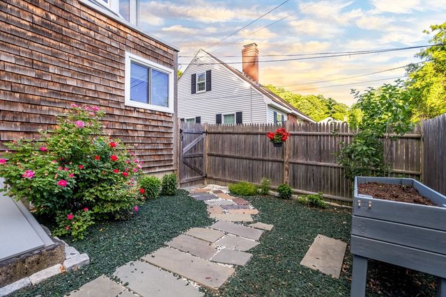 11 Winter Ave, Marlborough, MA 01752