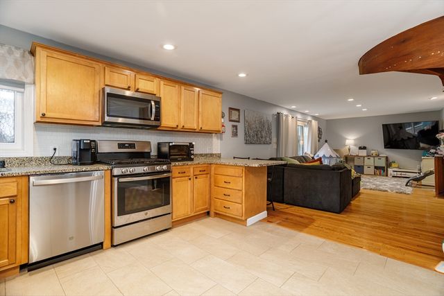 11 Winter Ave, Marlborough, MA 01752