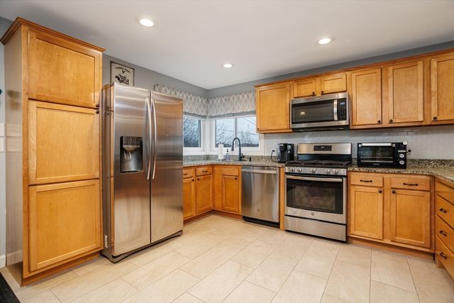 11 Winter Ave, Marlborough, MA 01752