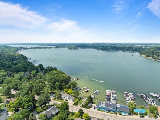 800 Lake Street, Twin Lakes, WI 53181