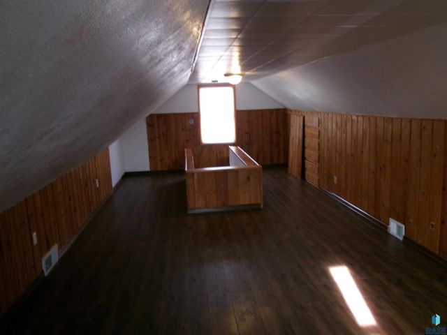 1704 W 10th St St Street, Sioux Falls, SD 57104