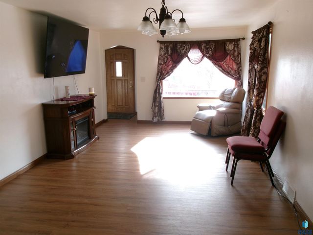 1704 W 10th St St Street, Sioux Falls, SD 57104