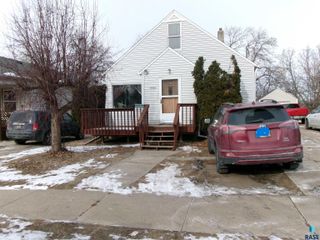 1704 W 10th St St Street, Sioux Falls, SD 57104