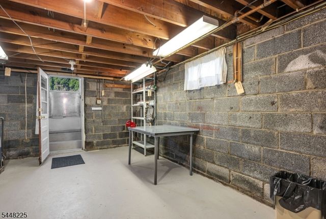 76 Coney Rd, Little Falls Twp., NJ 07424