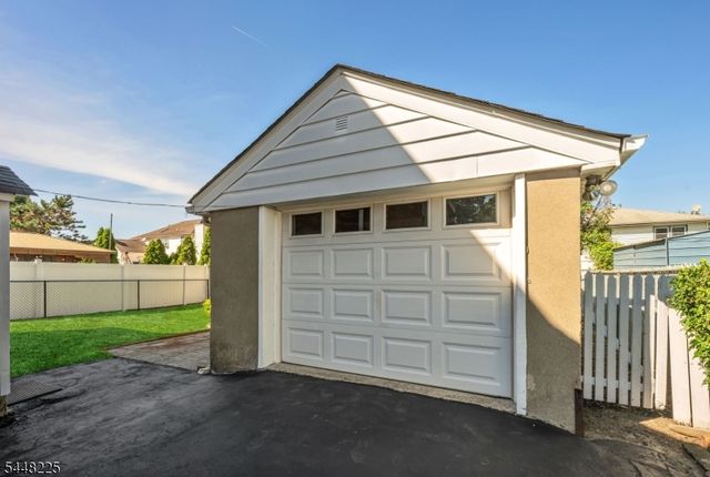 76 Coney Rd, Little Falls Twp., NJ 07424