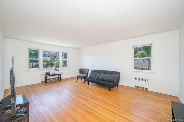 191 Hildreth Place, Yonkers, NY 10704