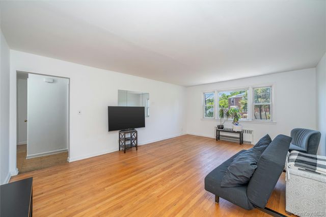 191 Hildreth Place, Yonkers, NY 10704