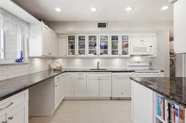 208 Harris Road EA6, Bedford Hills, NY 10507